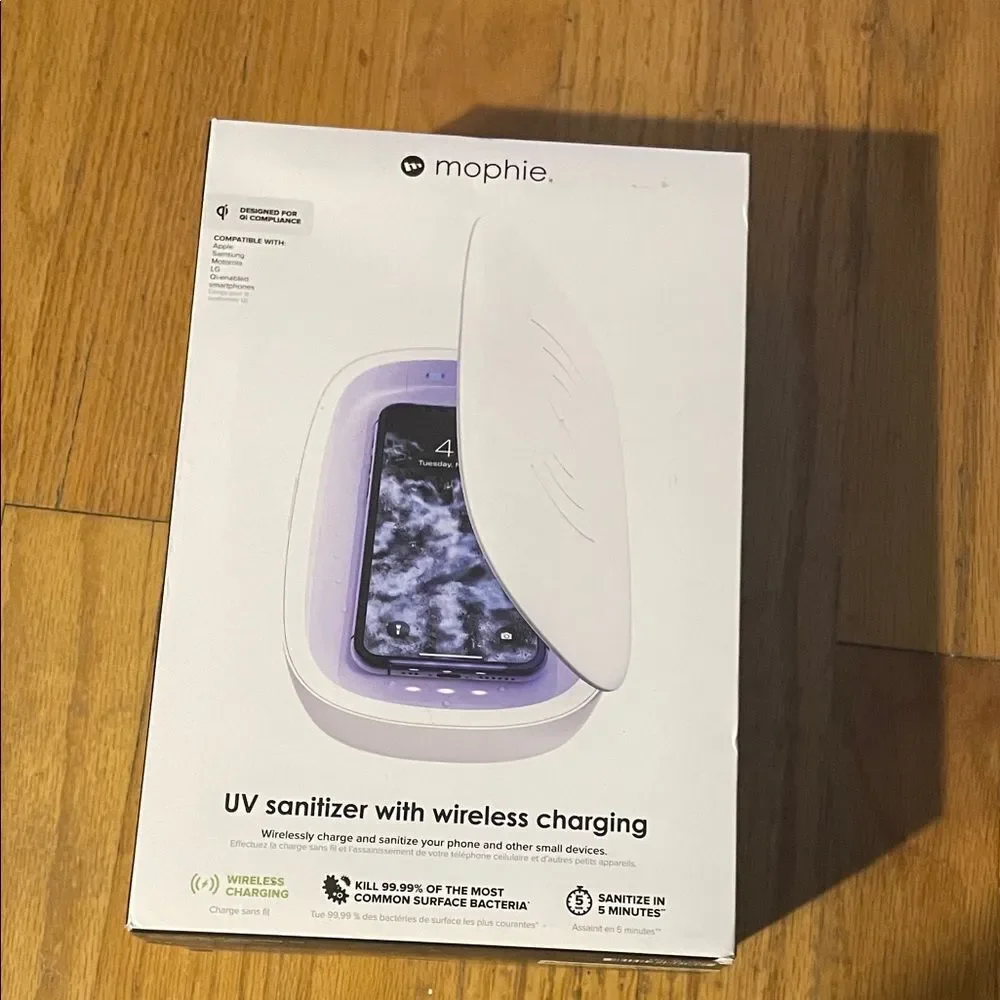mophie White UV Sanitizer and Charger